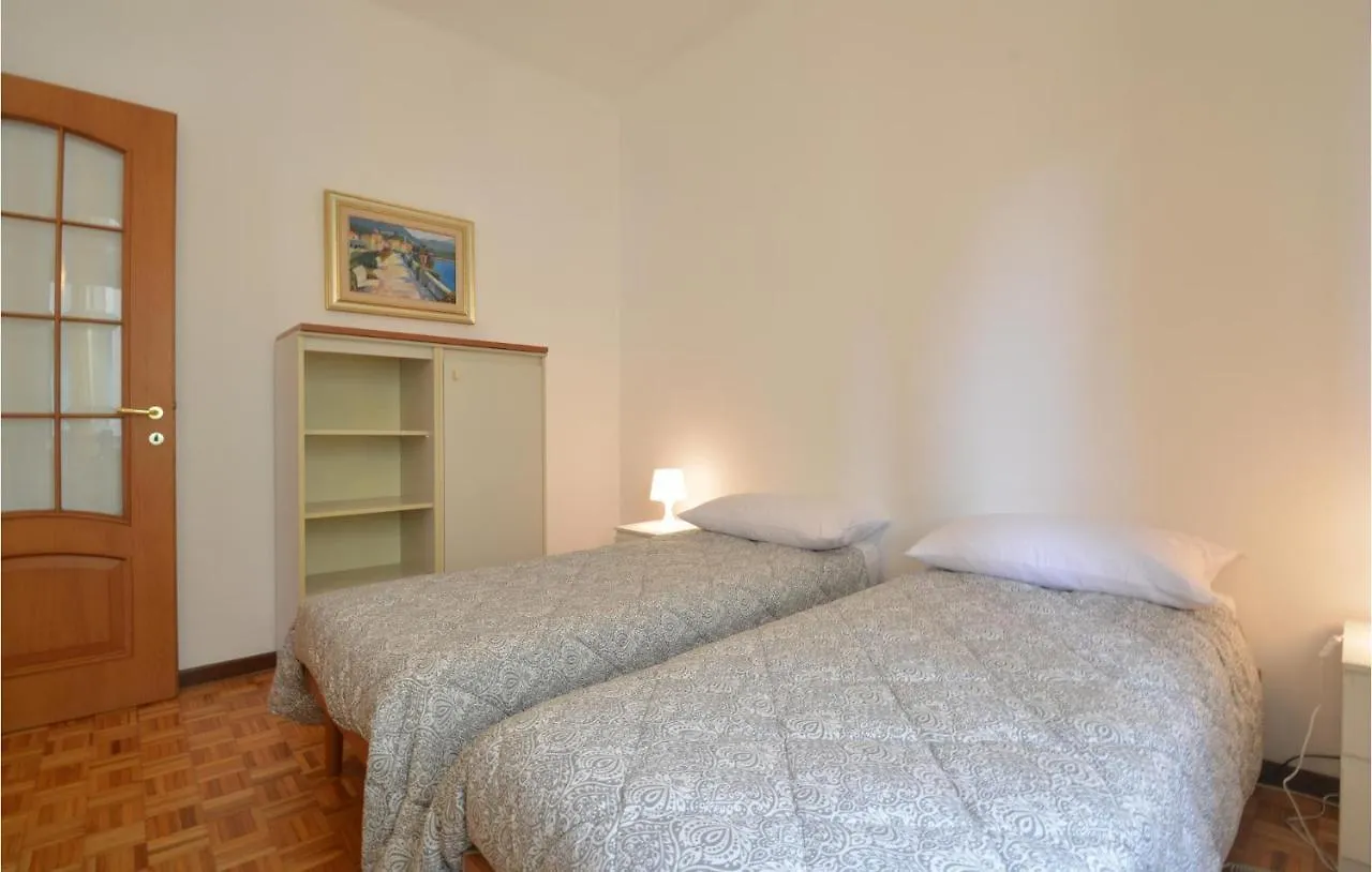 Amazing Apartment In Genova With Kitchen 0*,